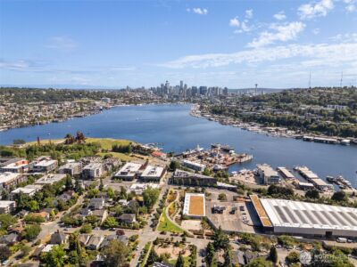 3642 A Interlake Avenue N, Seattle, WA 98103 - Photo 29