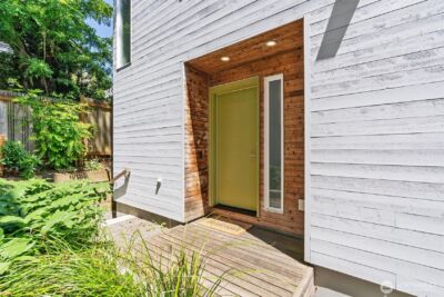 3642 A Interlake Avenue N, Seattle, WA 98103 - Photo 4