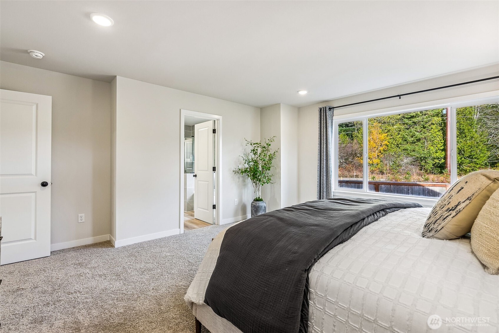 2028 NE Norseman Way , Poulsbo, WA 98370