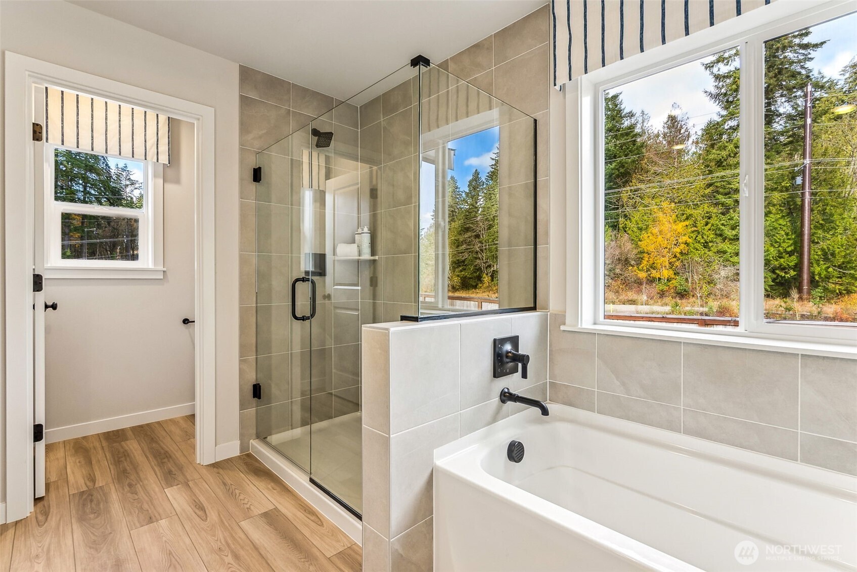 2028 NE Norseman Way , Poulsbo, WA 98370