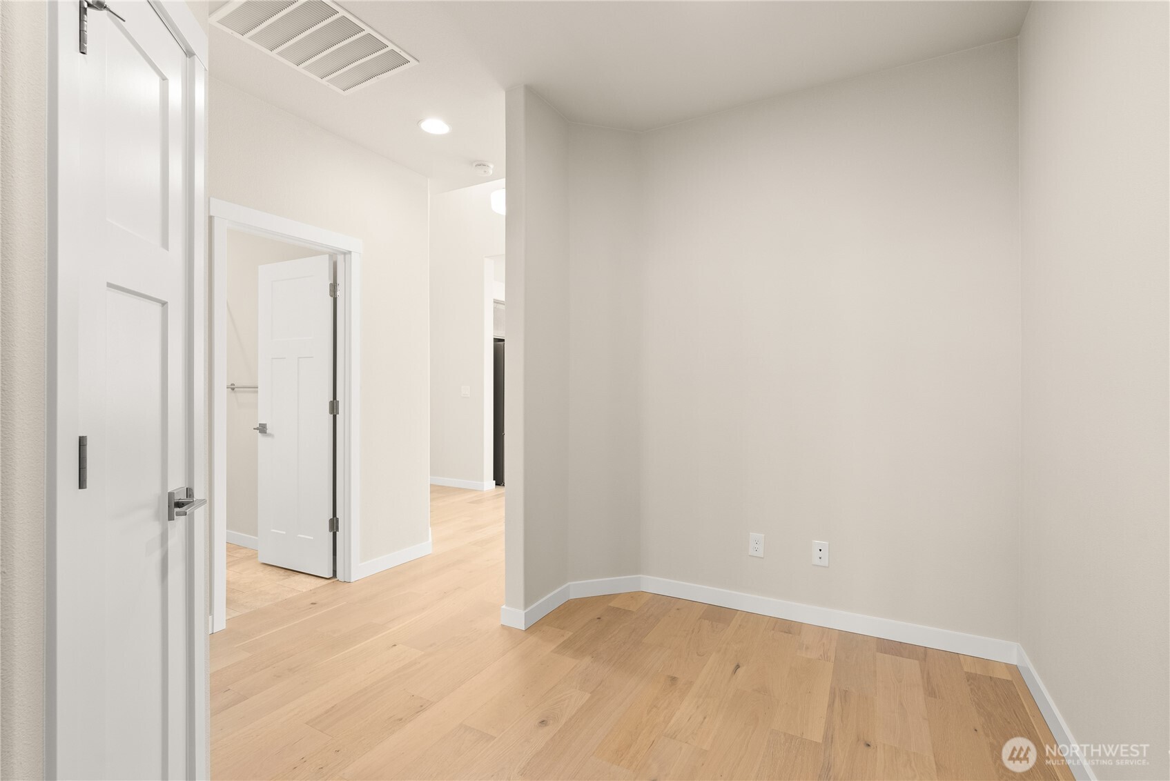 9041 Wyatt Loop SE, Tumwater, WA 98501