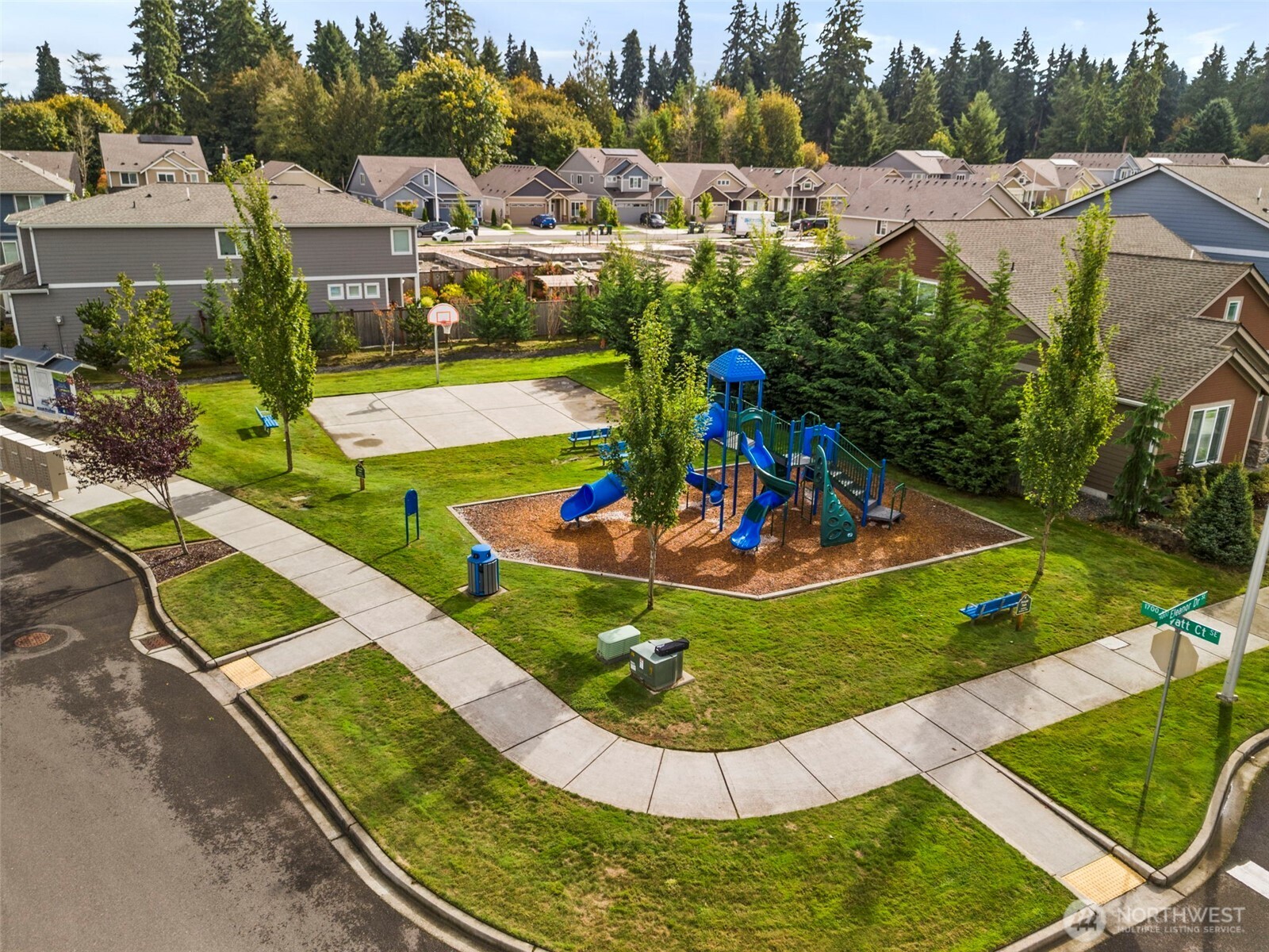 9041 Wyatt Loop SE, Tumwater, WA 98501