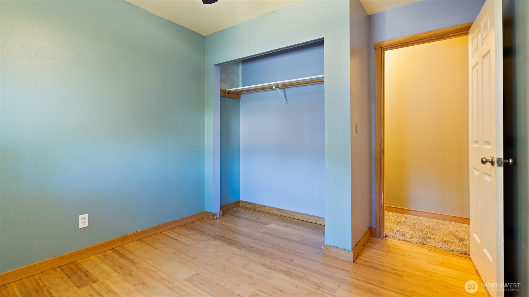 6726 NE Columbia Street , Suquamish, WA 98392