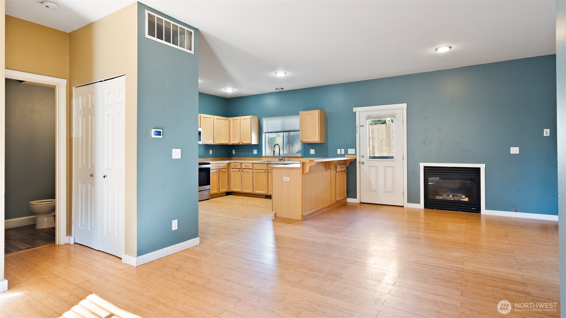 6726 NE Columbia Street , Suquamish, WA 98392