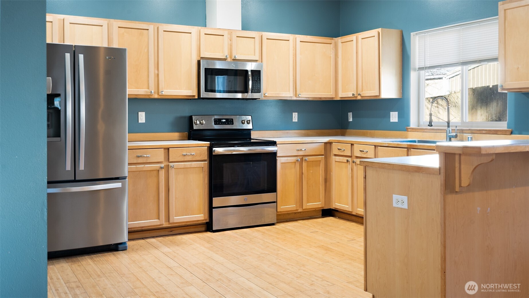 6726 NE Columbia Street , Suquamish, WA 98392