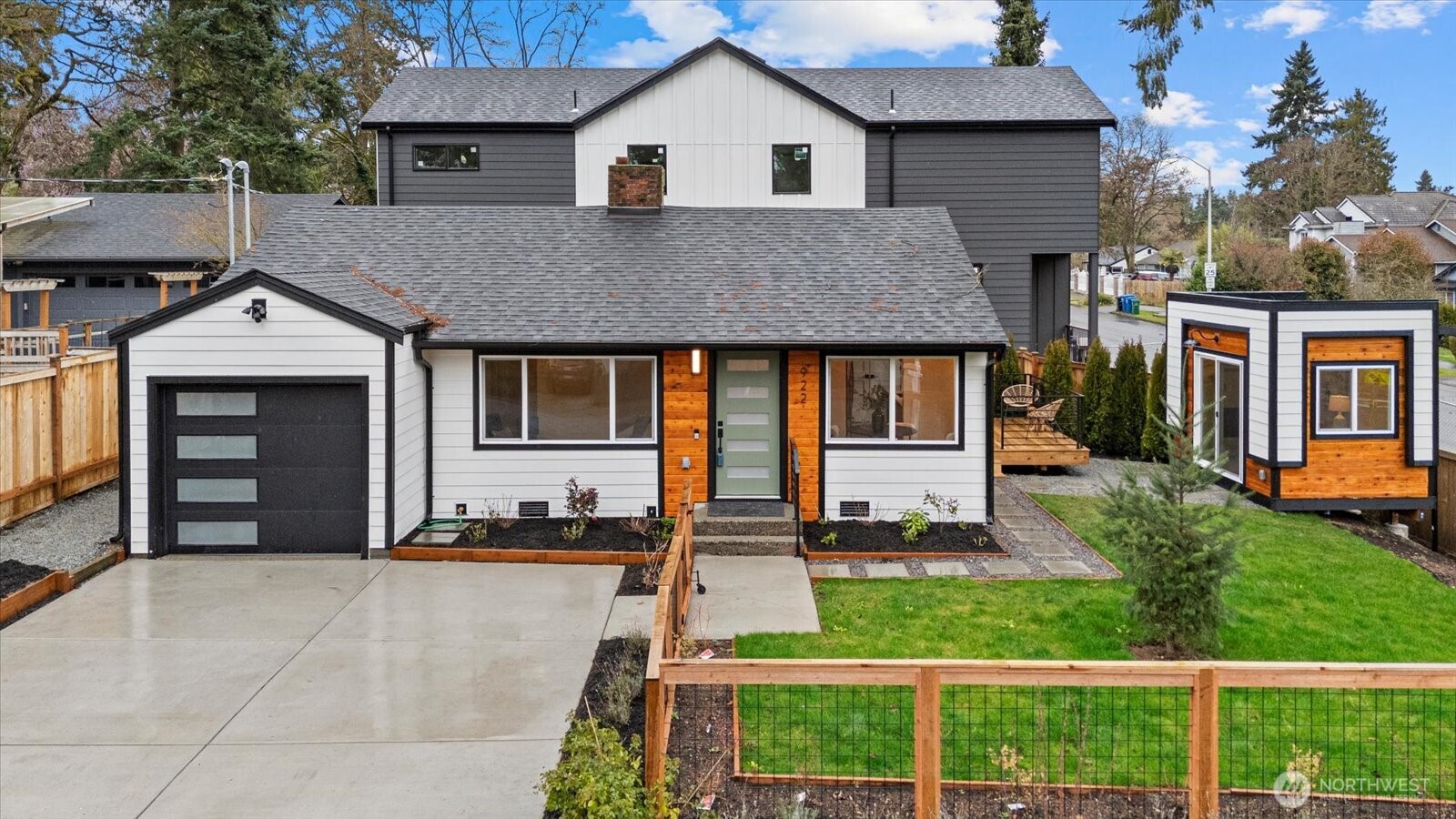 922 NE 117th Street , Seattle, WA 98125