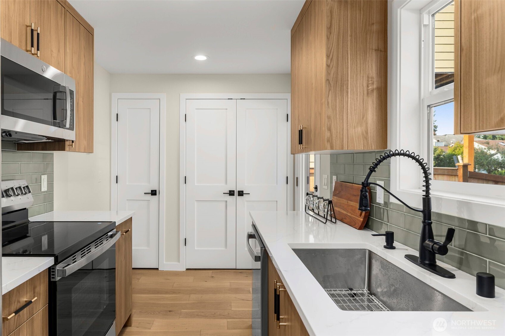 922 NE 117th Street , Seattle, WA 98125