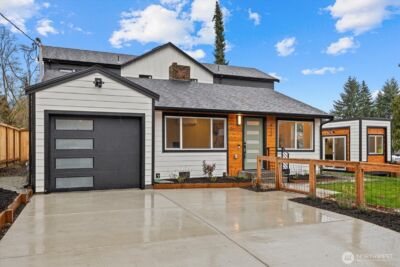 922 NE 117th Street , Seattle, WA 98125 - Photo 2