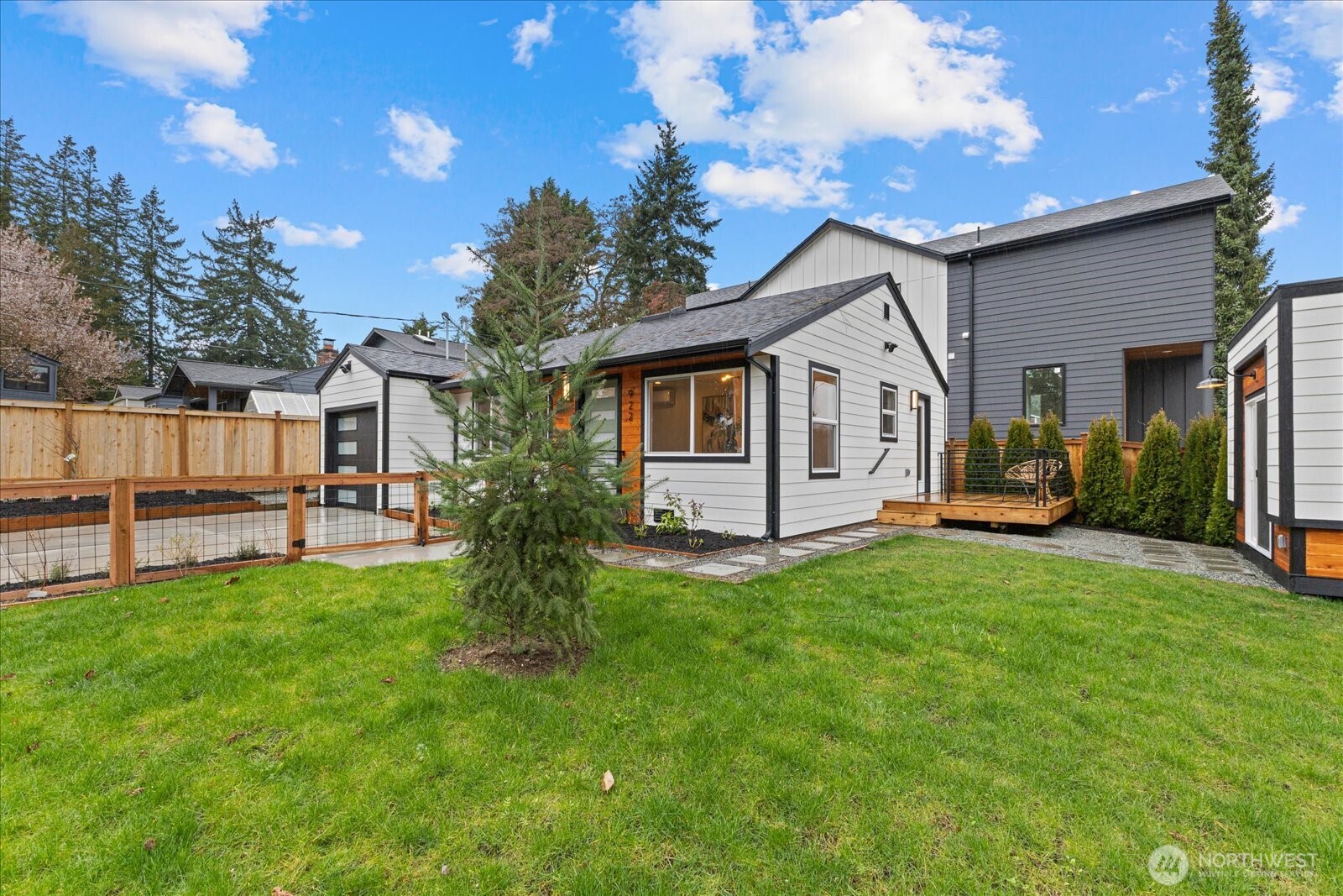 922 NE 117th Street , Seattle, WA 98125