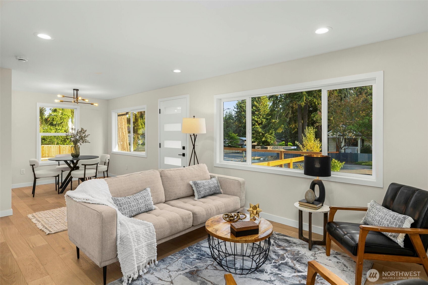 922 NE 117th Street , Seattle, WA 98125