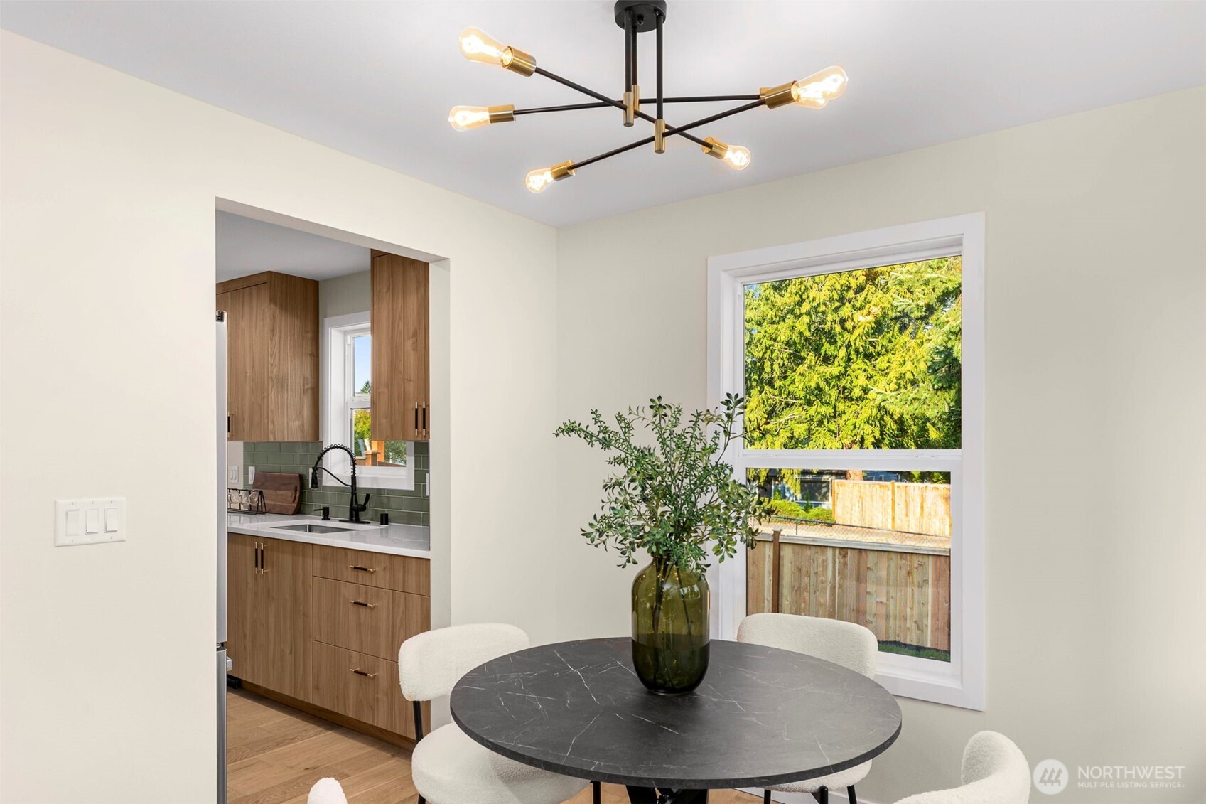 922 NE 117th Street , Seattle, WA 98125