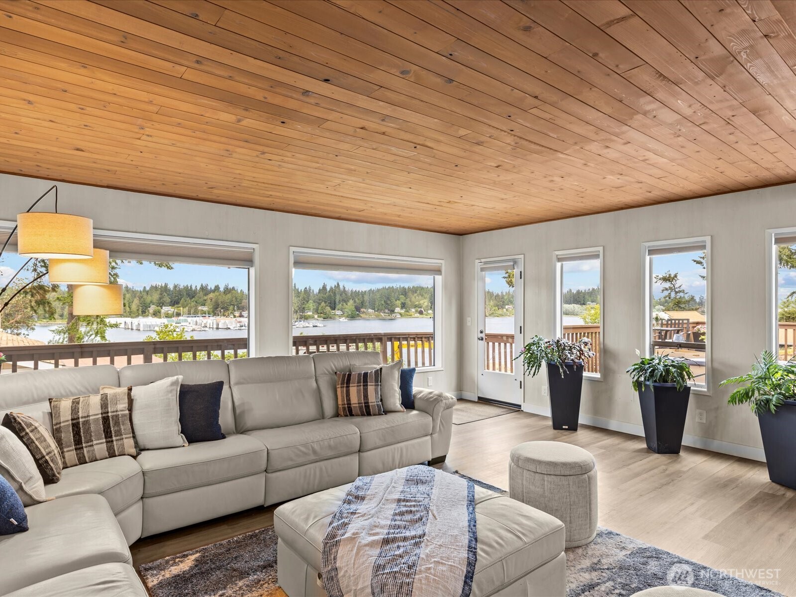 2540 E Phinney Bay Place , Bremerton, WA 98312