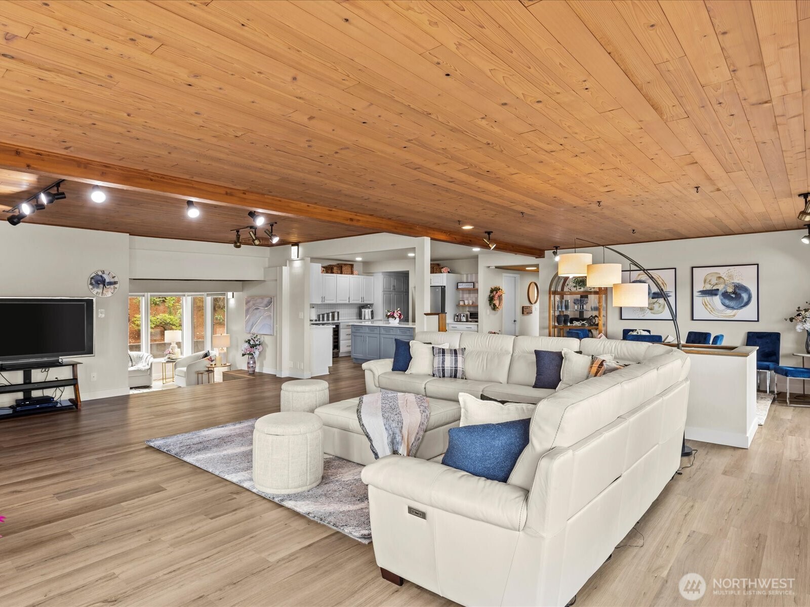 2540 E Phinney Bay Place , Bremerton, WA 98312