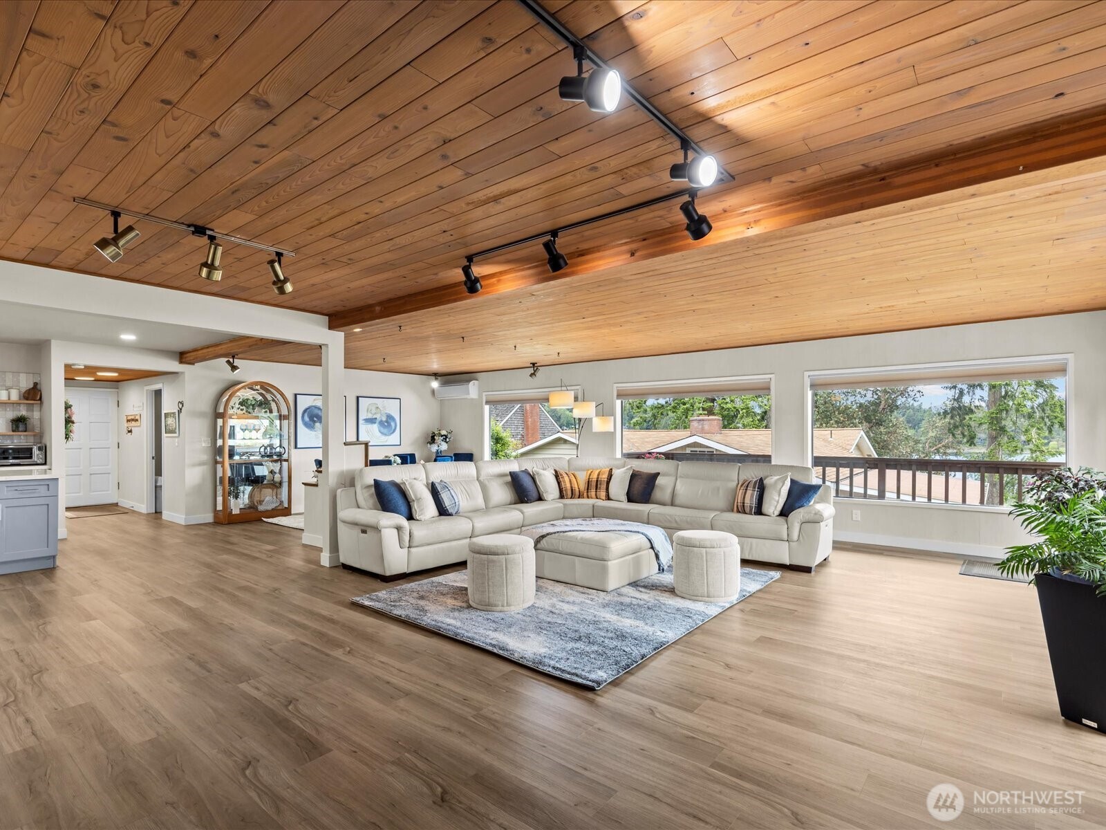 2540 E Phinney Bay Place , Bremerton, WA 98312