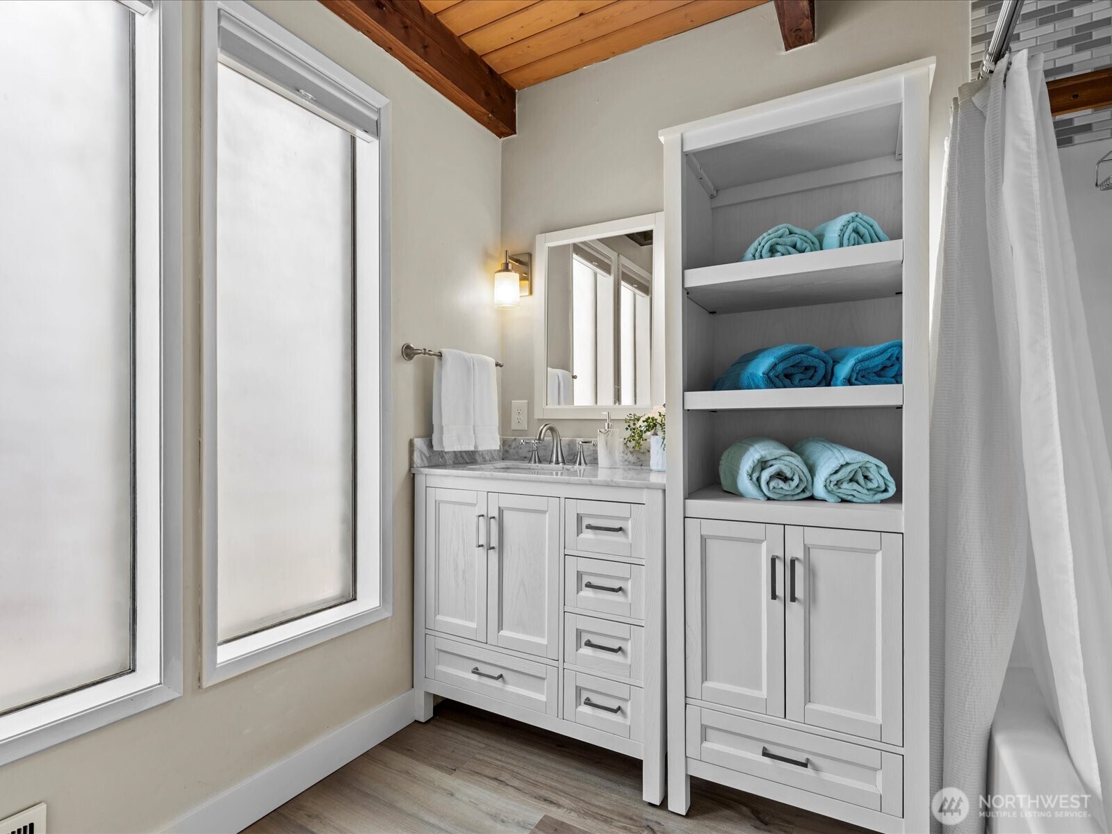 2540 E Phinney Bay Place , Bremerton, WA 98312