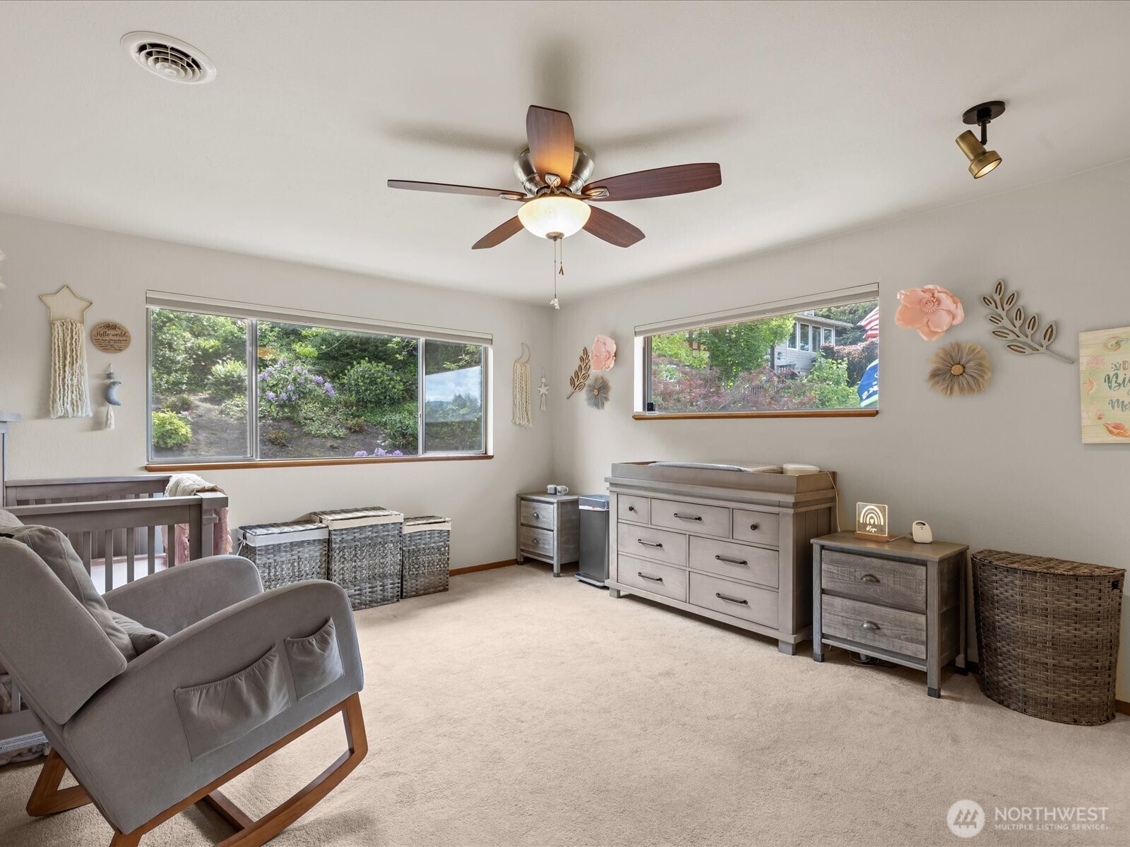 2540 E Phinney Bay Place , Bremerton, WA 98312