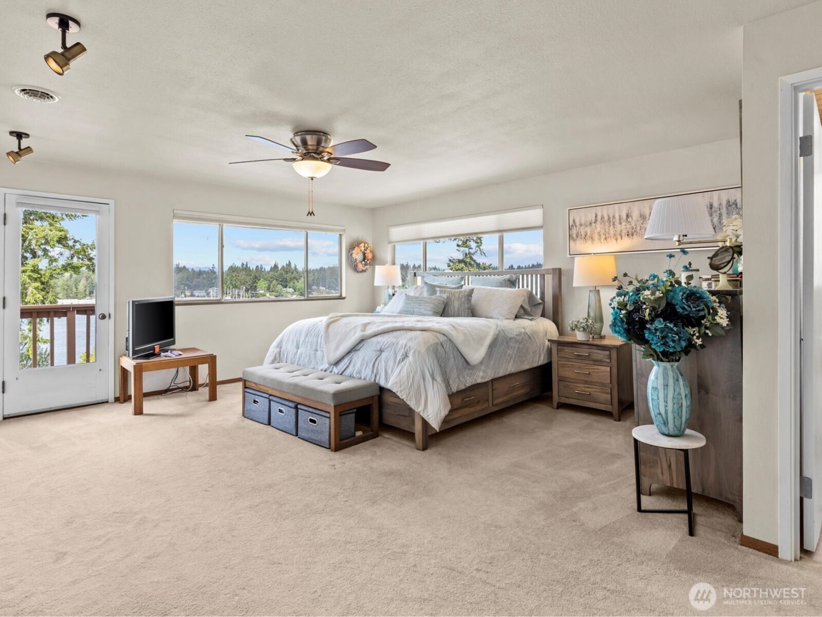 2540 E Phinney Bay Place , Bremerton, WA 98312