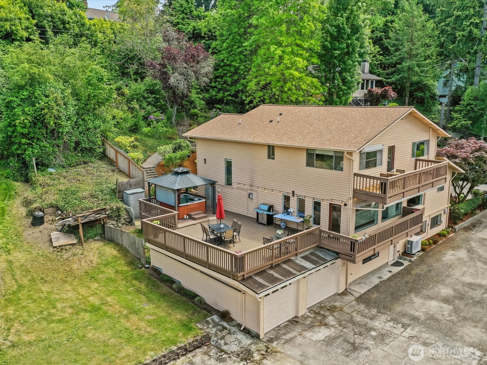 2540 E Phinney Bay Place , Bremerton, WA 98312