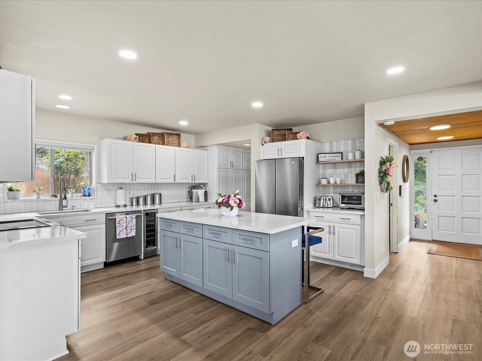 2540 E Phinney Bay Place , Bremerton, WA 98312