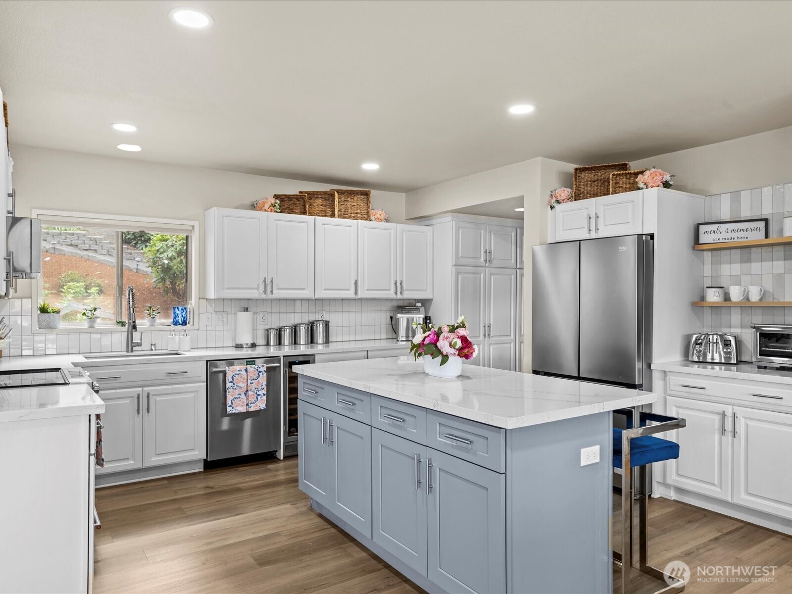 2540 E Phinney Bay Place , Bremerton, WA 98312