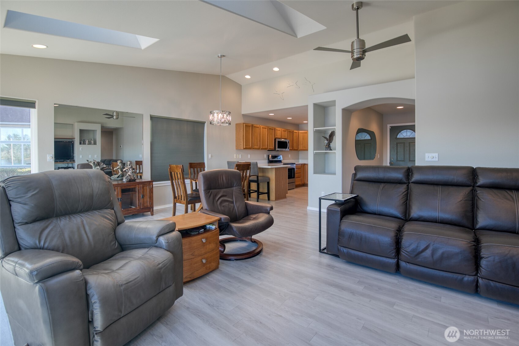 598 Mount Olympus Avenue SE, Ocean Shores, WA 98569