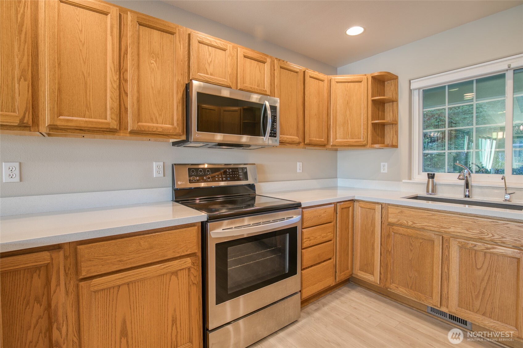 598 Mount Olympus Avenue SE, Ocean Shores, WA 98569