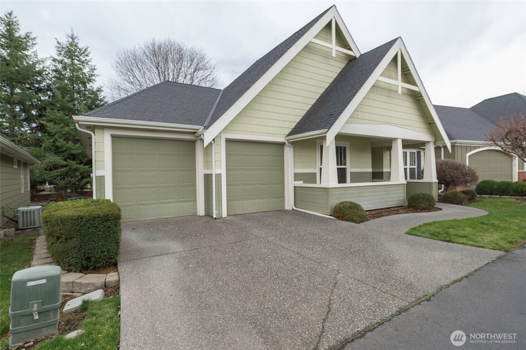 755 SE Heron Drive , College Place, WA 99324