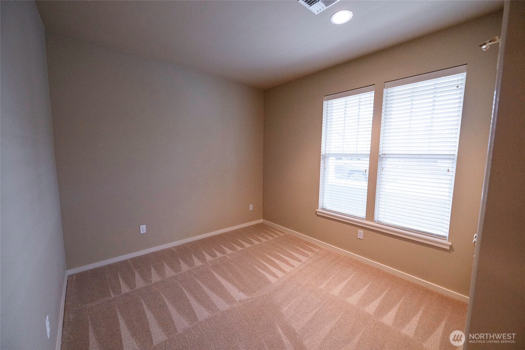 755 SE Heron Drive , College Place, WA 99324