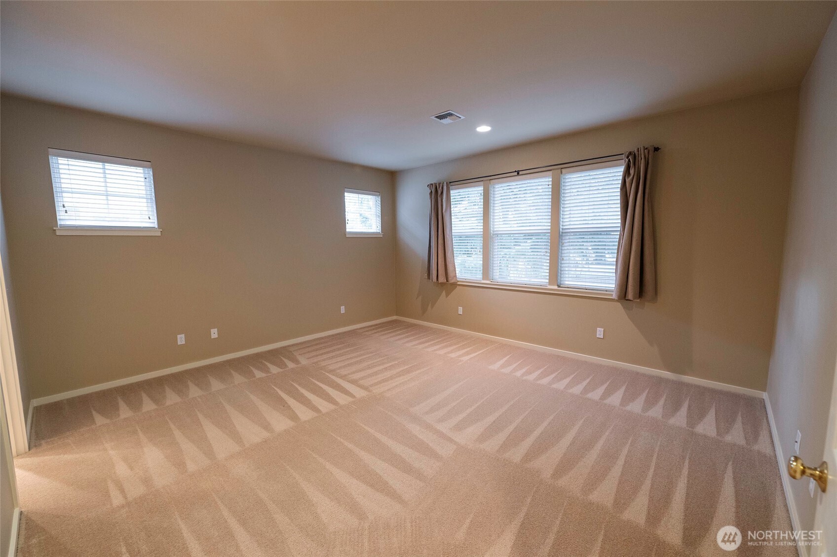 755 SE Heron Drive , College Place, WA 99324