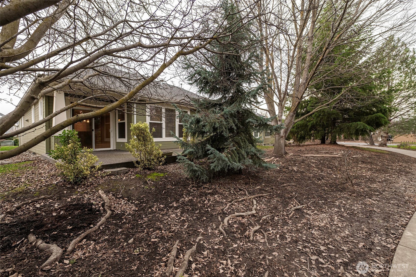 755 SE Heron Drive , College Place, WA 99324