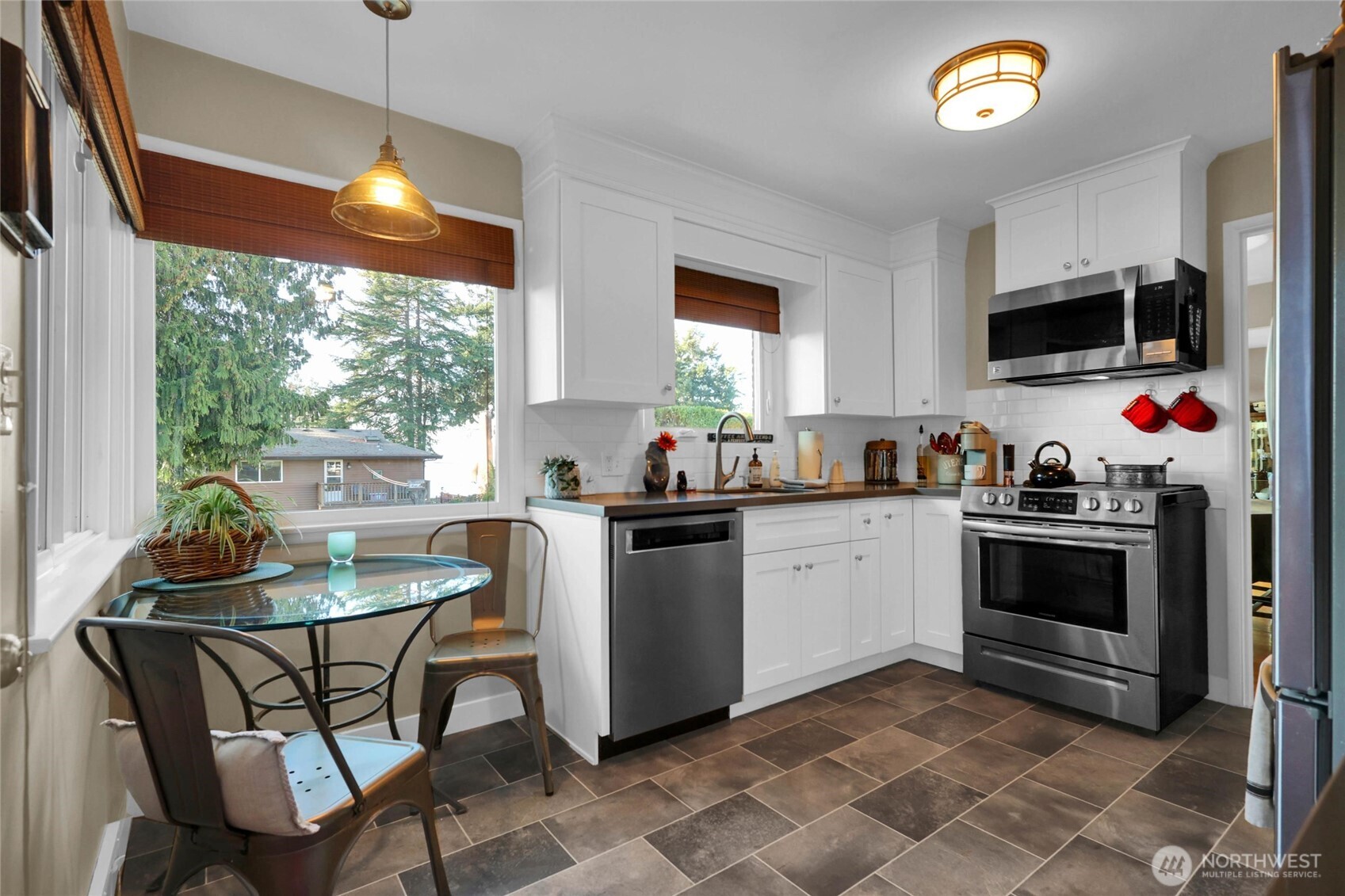 19041 21st Avenue NW, Shoreline, WA 98177