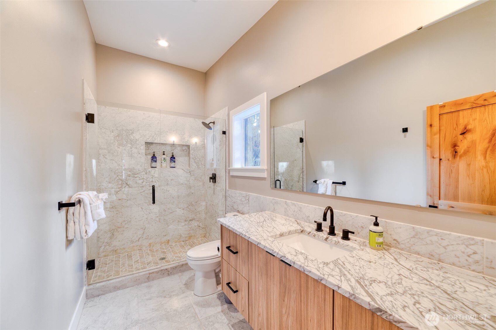 340 Snoqualmie Drive , Snoqualmie Pass, WA 98068
