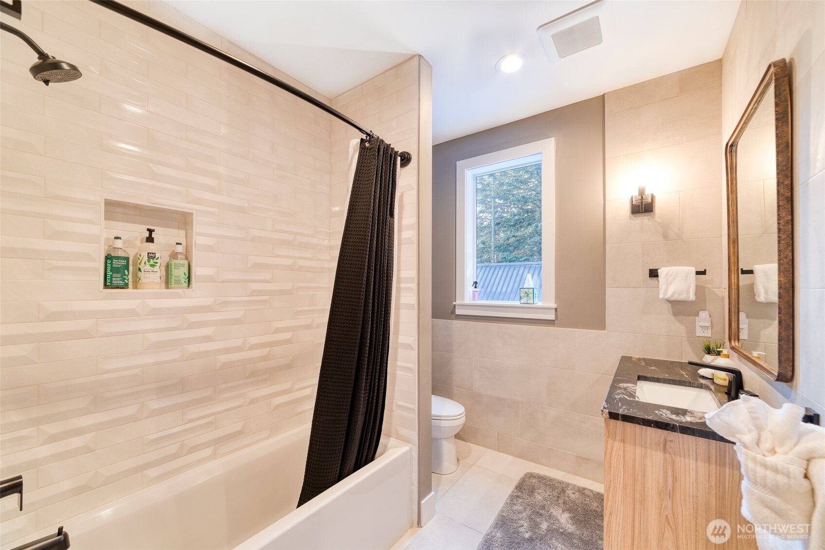 340 Snoqualmie Drive , Snoqualmie Pass, WA 98068