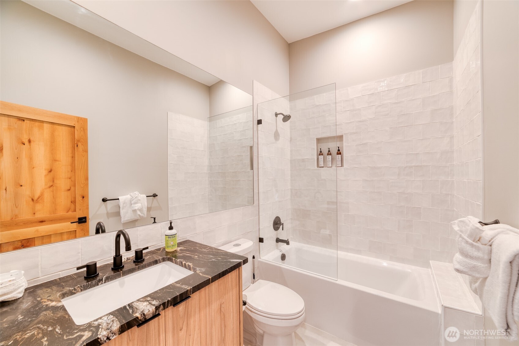 340 Snoqualmie Drive , Snoqualmie Pass, WA 98068