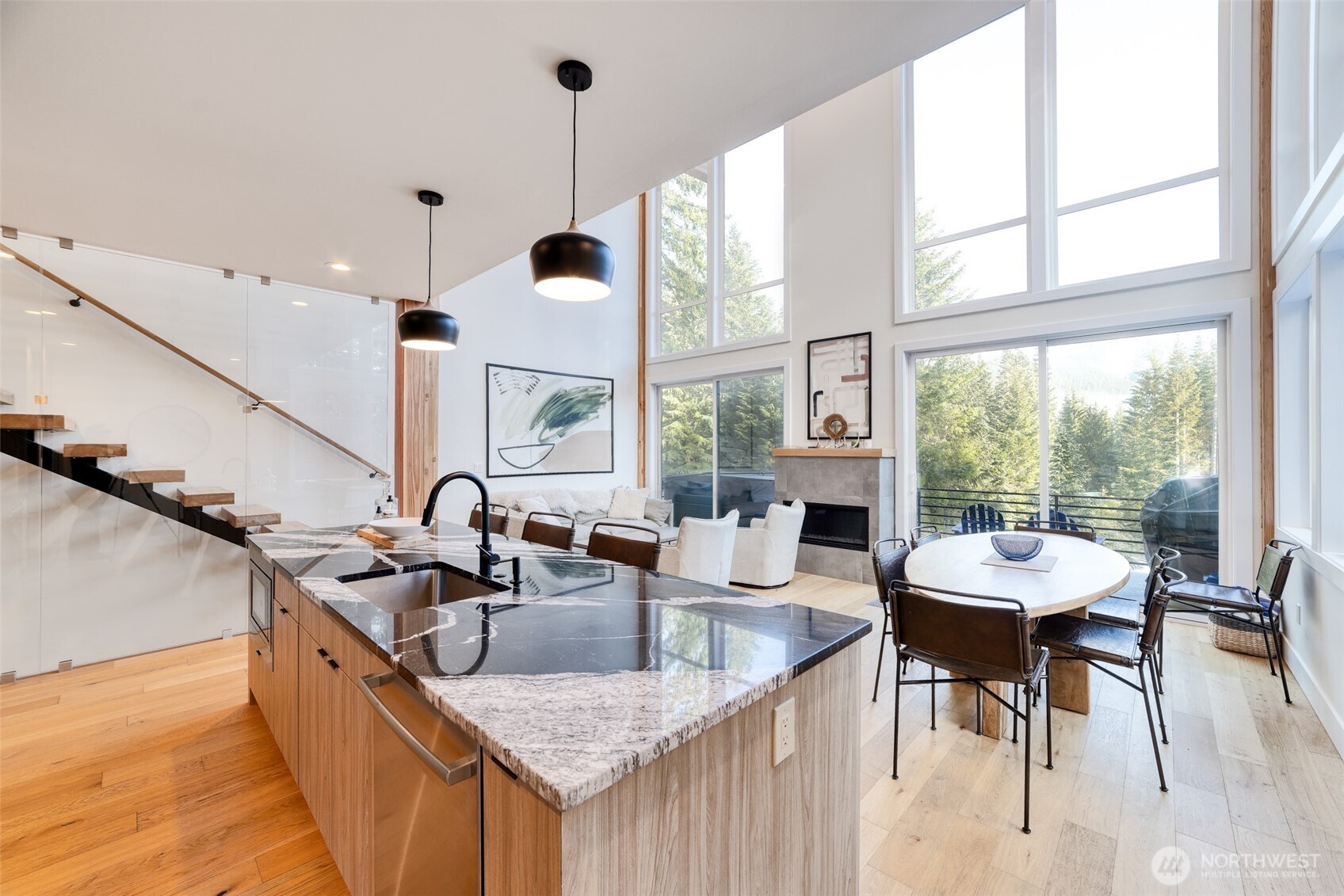 340 Snoqualmie Drive , Snoqualmie Pass, WA 98068
