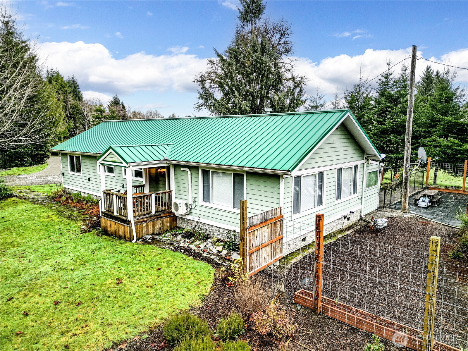 222 G&L Shake Road , Forks, WA 98331