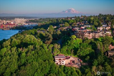 1019 California Lane SW, Seattle, WA 98116 - Photo 17