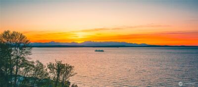 1019 California Lane SW, Seattle, WA 98116 - Photo 2