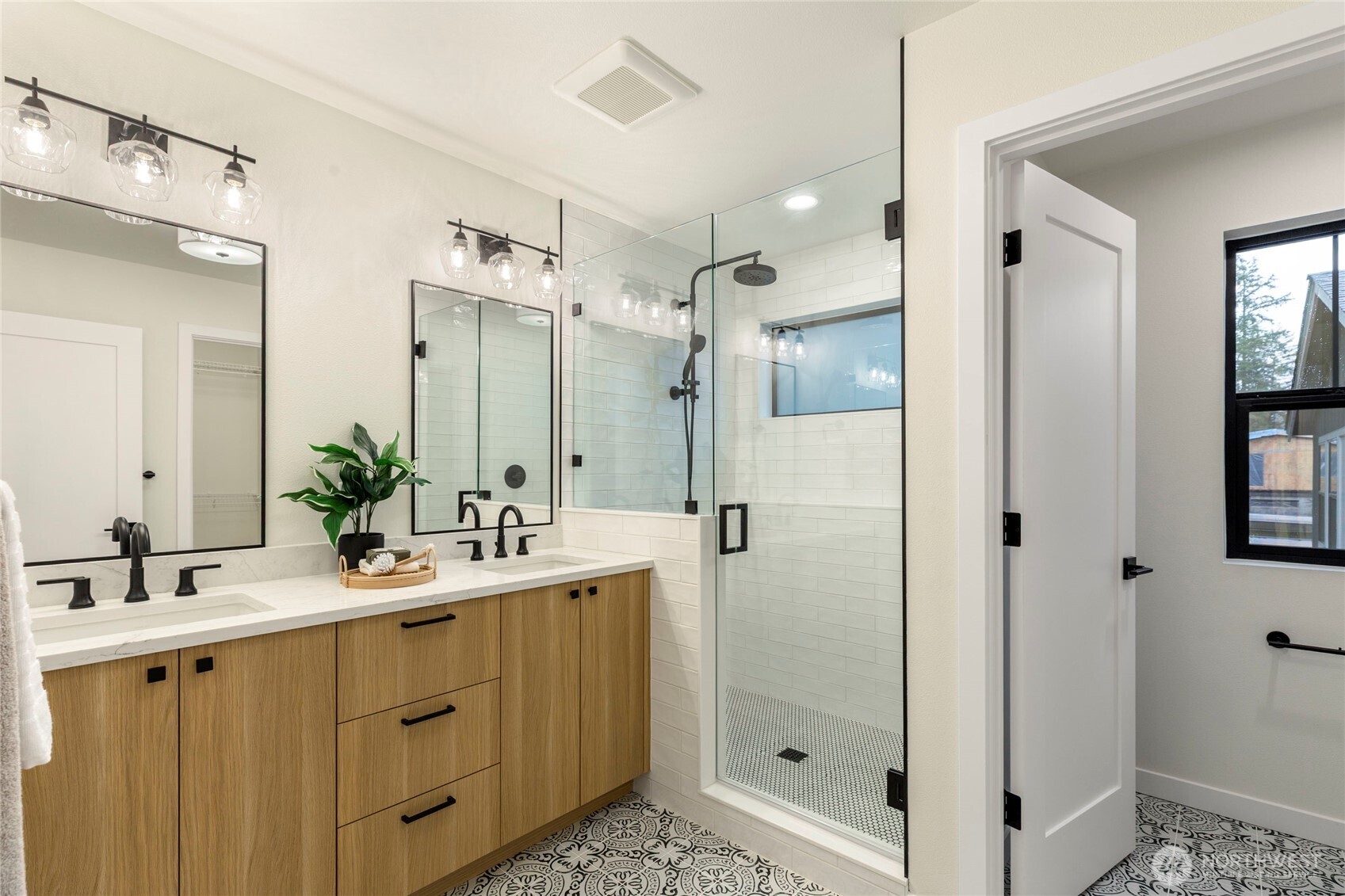 11116 116th Avenue NE #4, Kirkland, WA 98033
