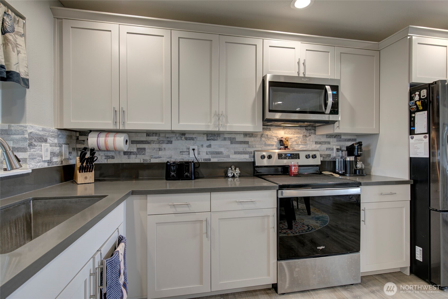 1436 Sand Pebble Avenue SW, Ocean Shores, WA 98569