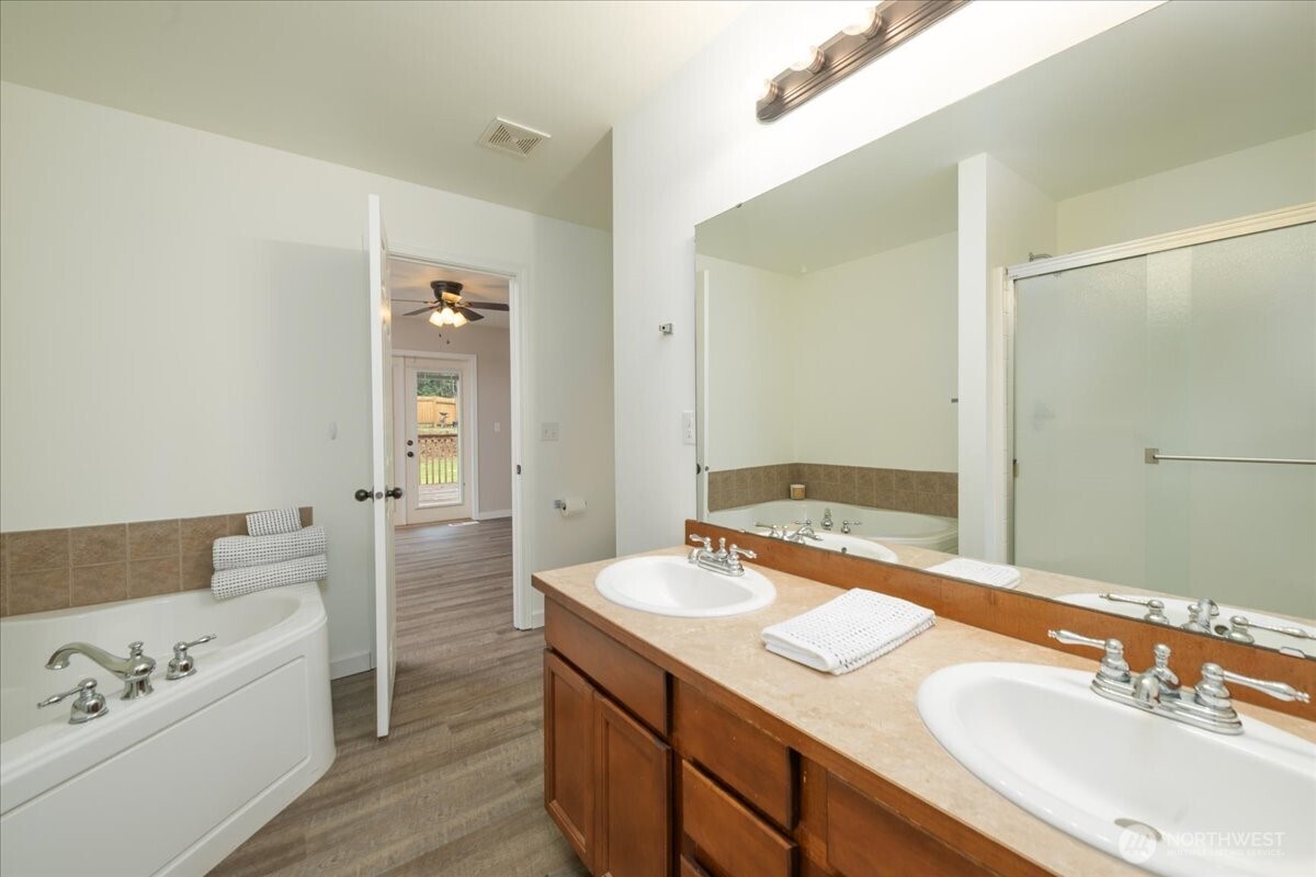 2295 S Camano Drive , Camano Island, WA 98282