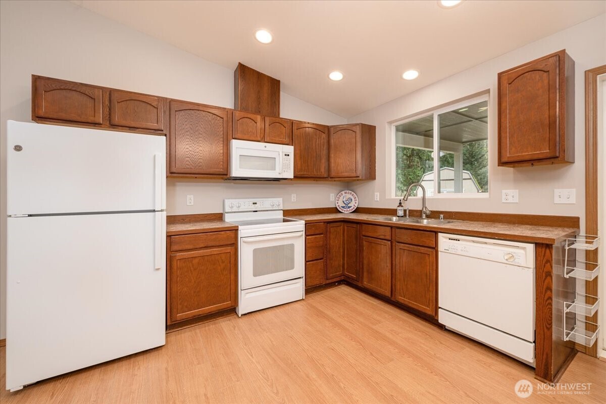 2295 S Camano Drive , Camano Island, WA 98282