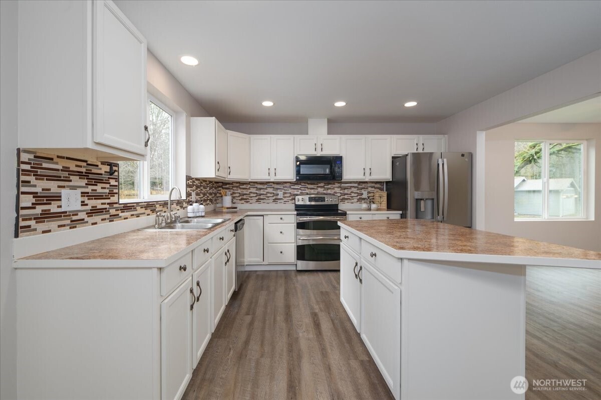 2295 S Camano Drive , Camano Island, WA 98282