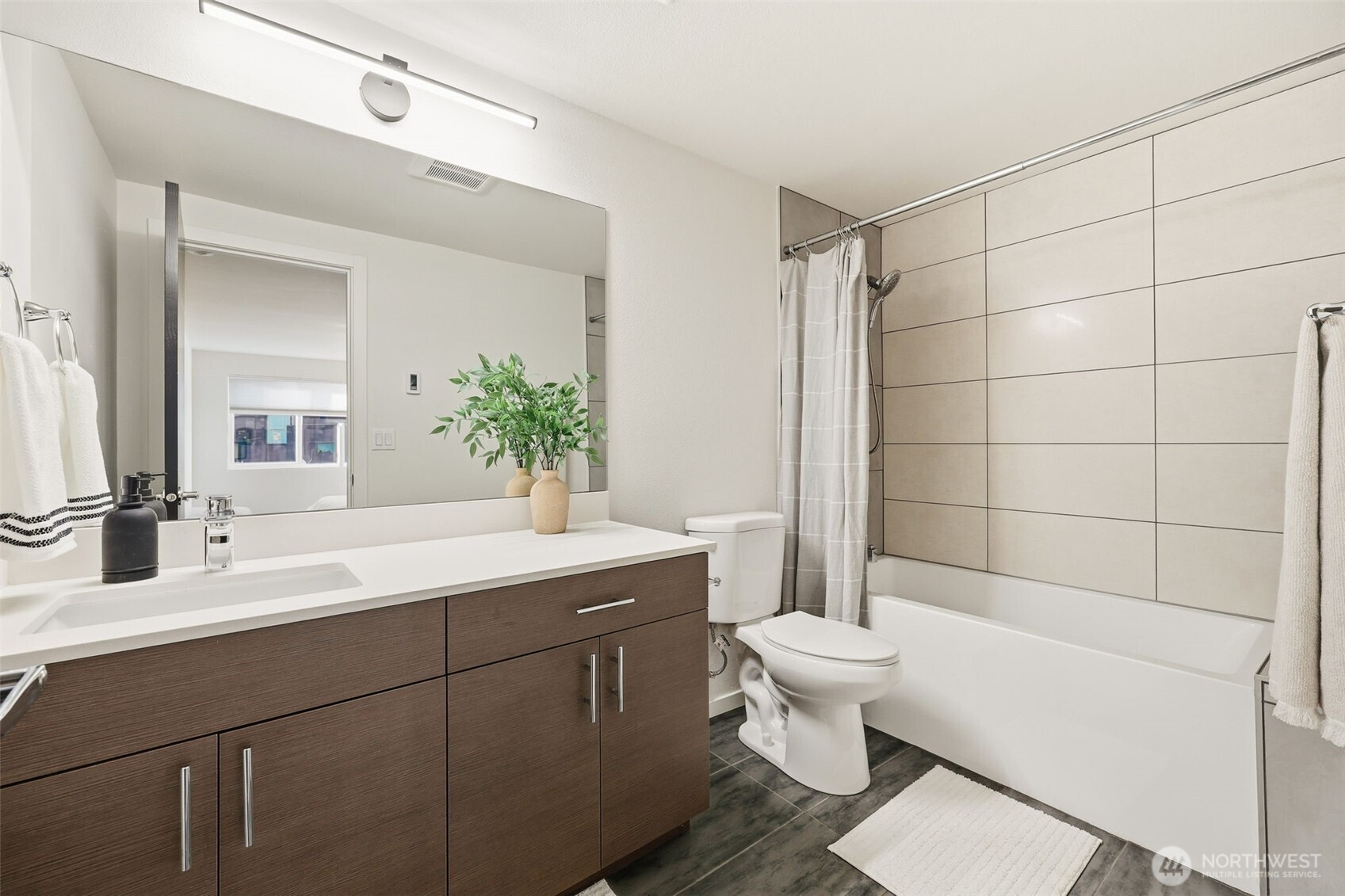 7922 9th Avenue SW, Seattle, WA 98106