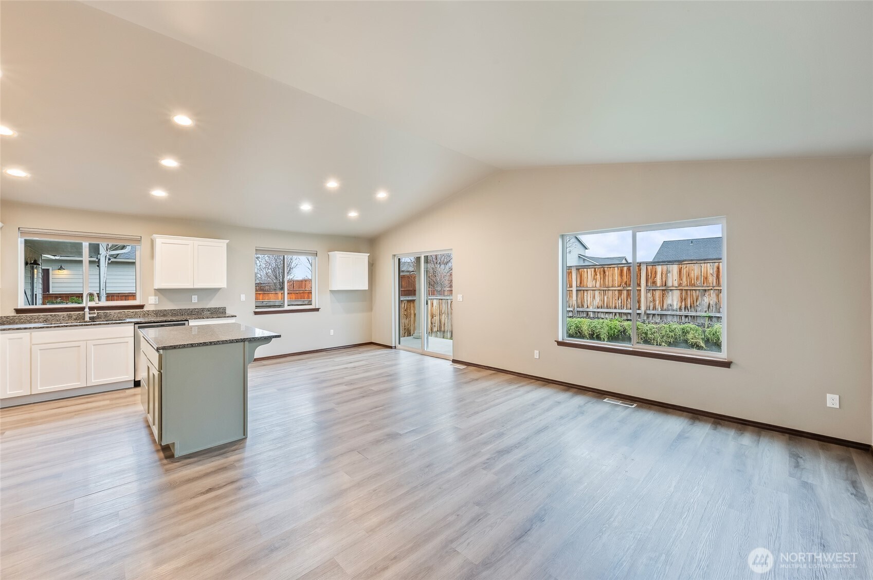 438 S Kansas Loop , East Wenatchee, WA 98802