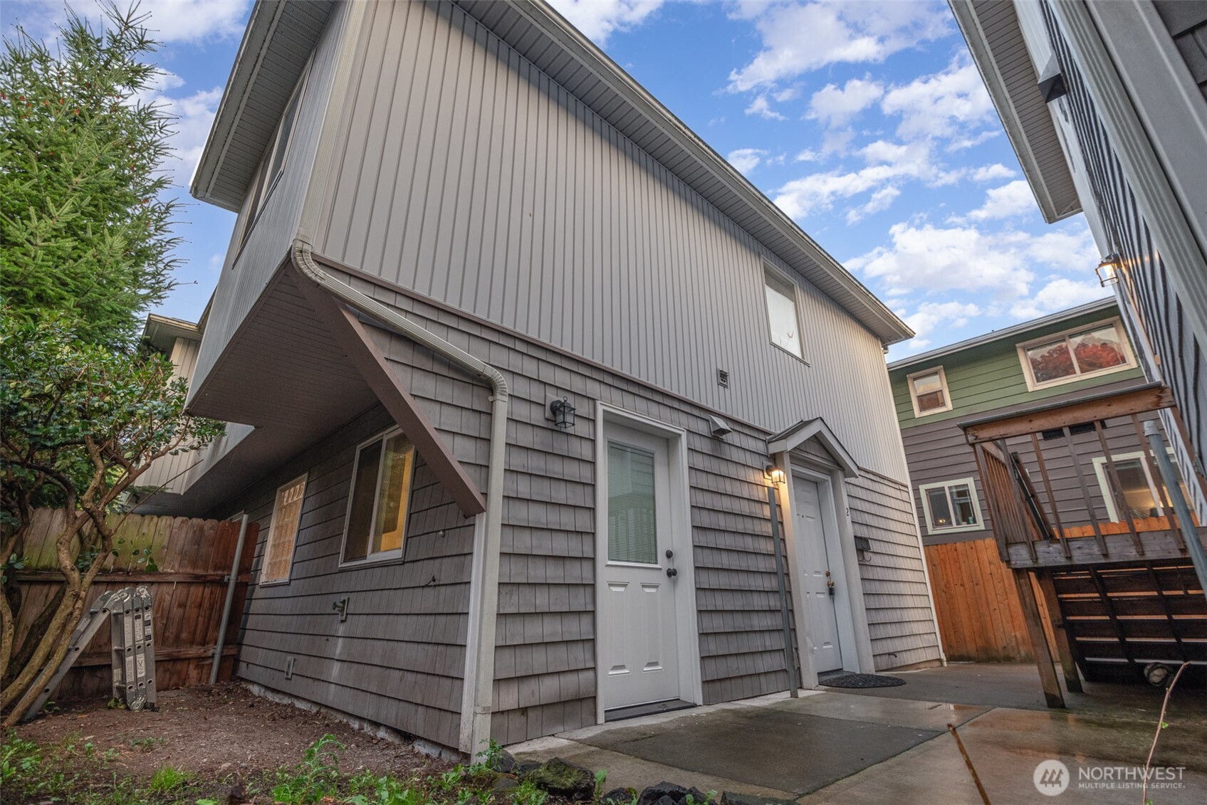 128 20th Avenue E #2, Seattle, WA 98112