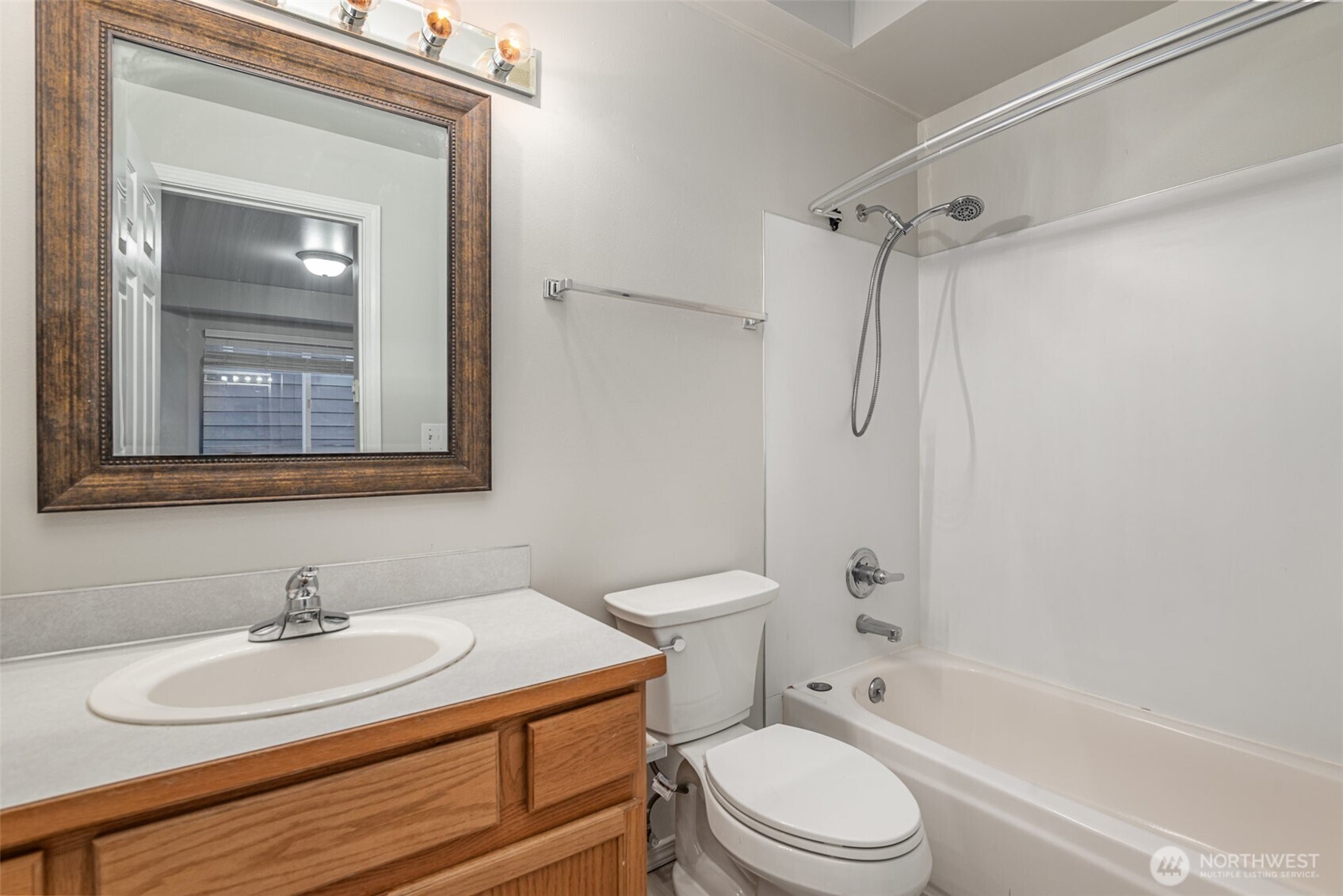 128 20th Avenue E #2, Seattle, WA 98112