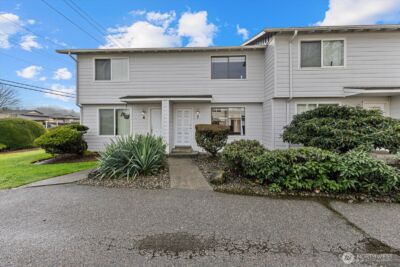 1016 9th Street SE #7, Puyallup, WA 98372