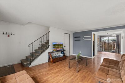 1016 9th Street SE #7, Puyallup, WA 98372 - Photo 4