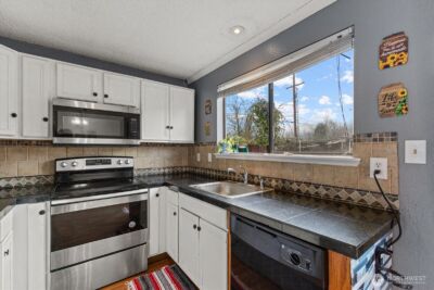 1016 9th Street SE #7, Puyallup, WA 98372 - Photo 9